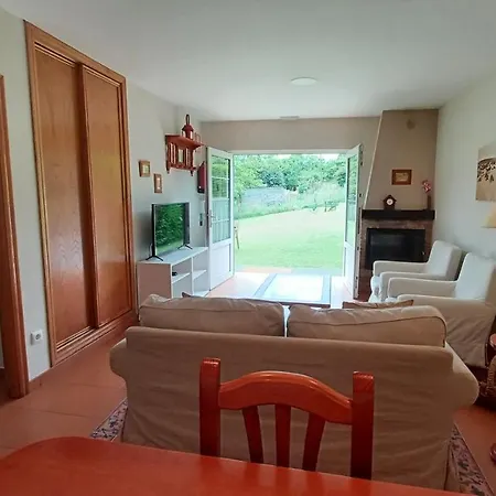 Apartamentos El Otero De Cudillero Holiday home Soto de Luina
